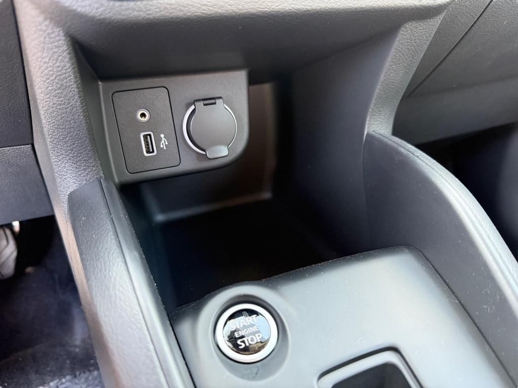 2025 Nissan Kicks Play S photo 7