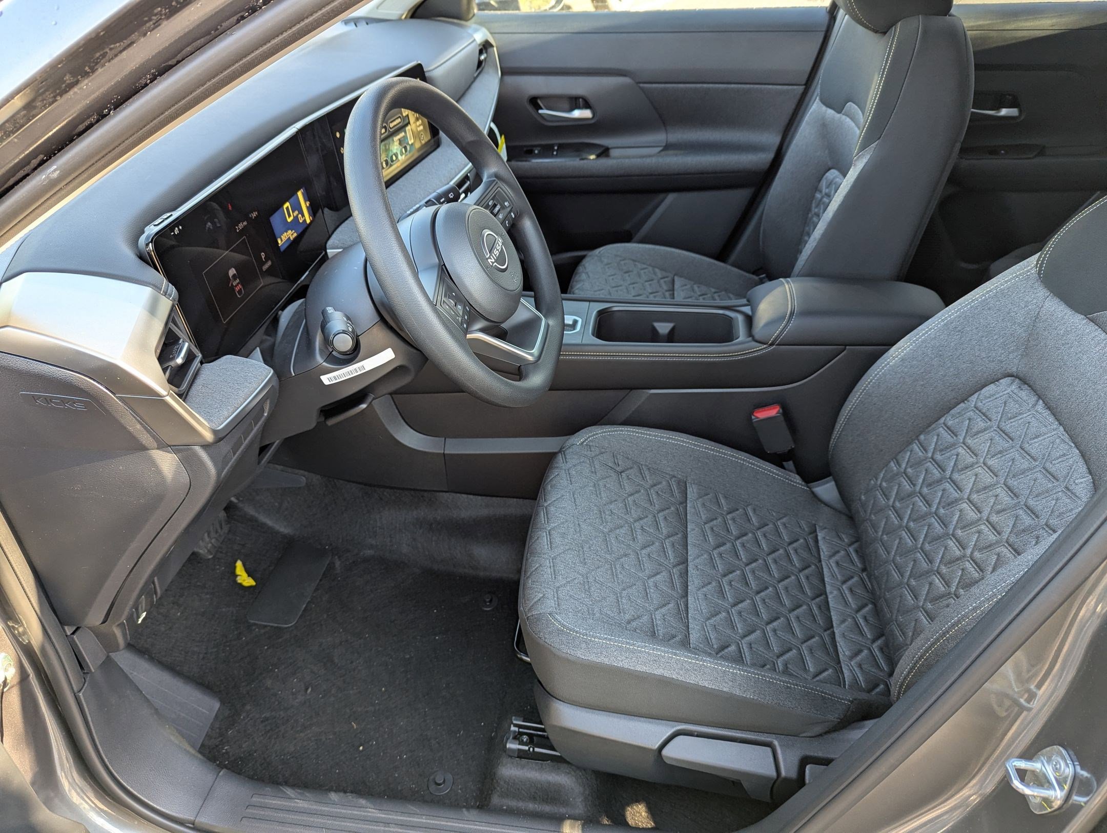 2025 Nissan Kicks SV photo 15