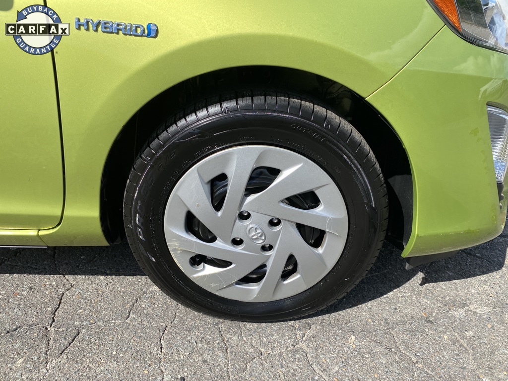 2016 Toyota Prius C One photo 9