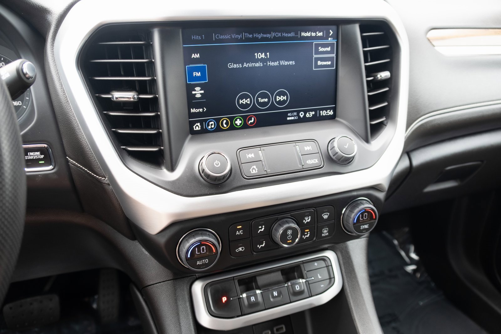 2022 Gmc Acadia SLE photo 3