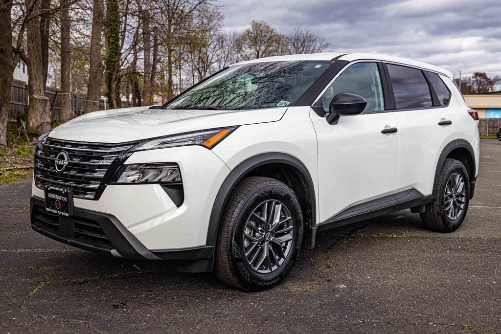 2024 Nissan Rogue S AWD photo 3