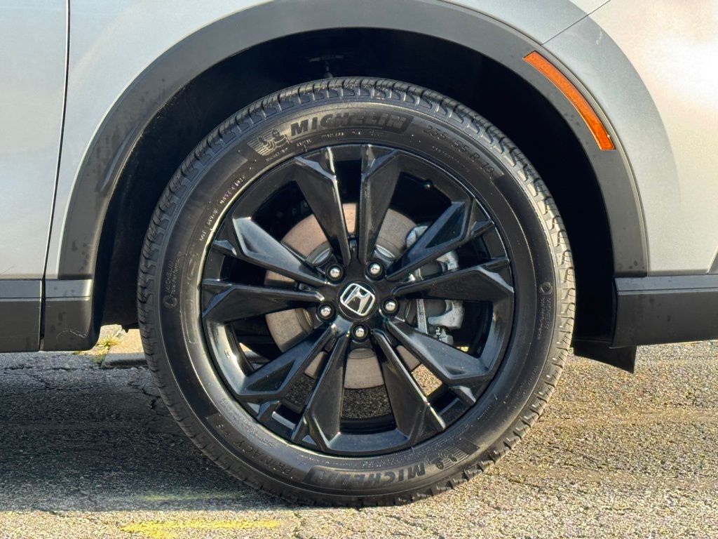 2024 Honda CR-V Hybrid Sport Touring photo 2
