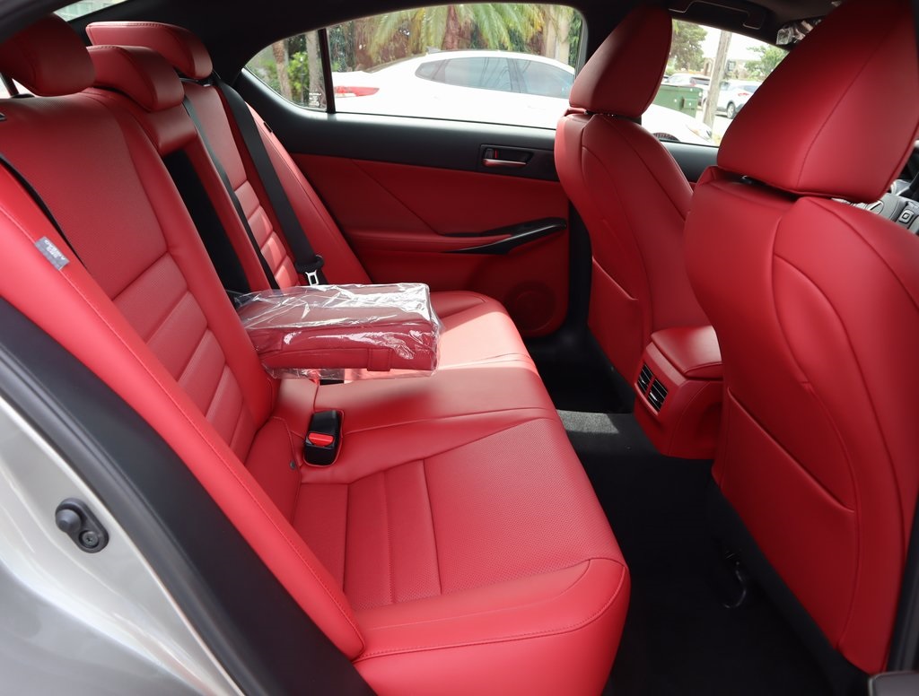 2025 Lexus IS 300 F SPORT photo 37