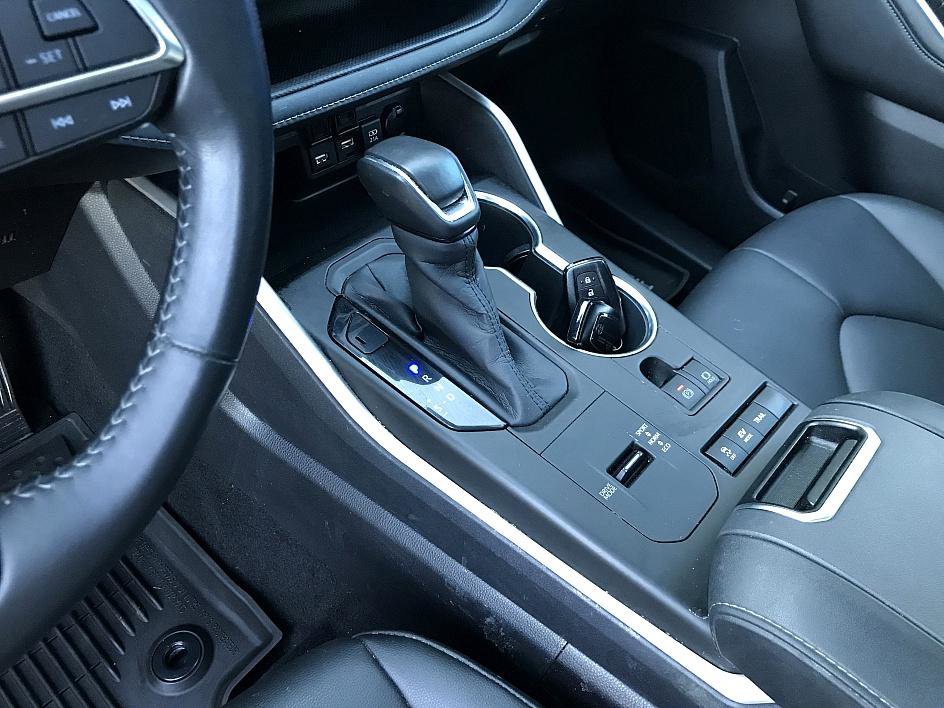 2020 Toyota Highlander Hybrid XLE photo 18