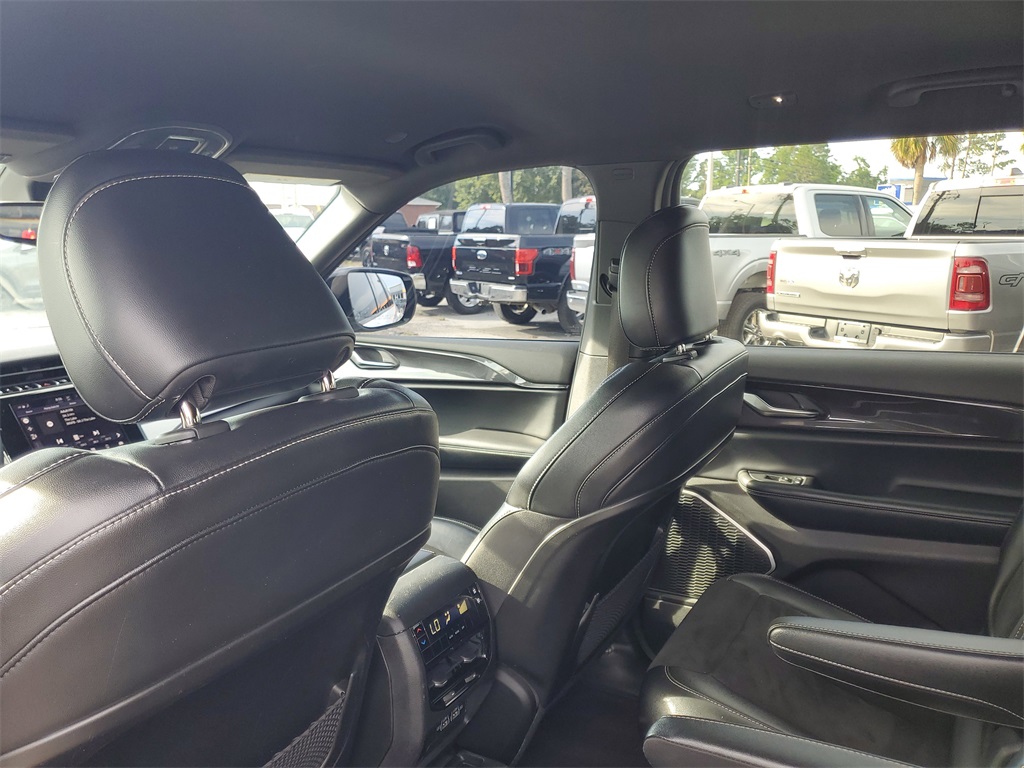 2022 Jeep Grand Cherokee Altitude photo 26