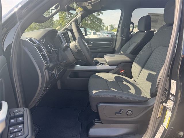 2025 Ram 1500 Big Horn photo 18