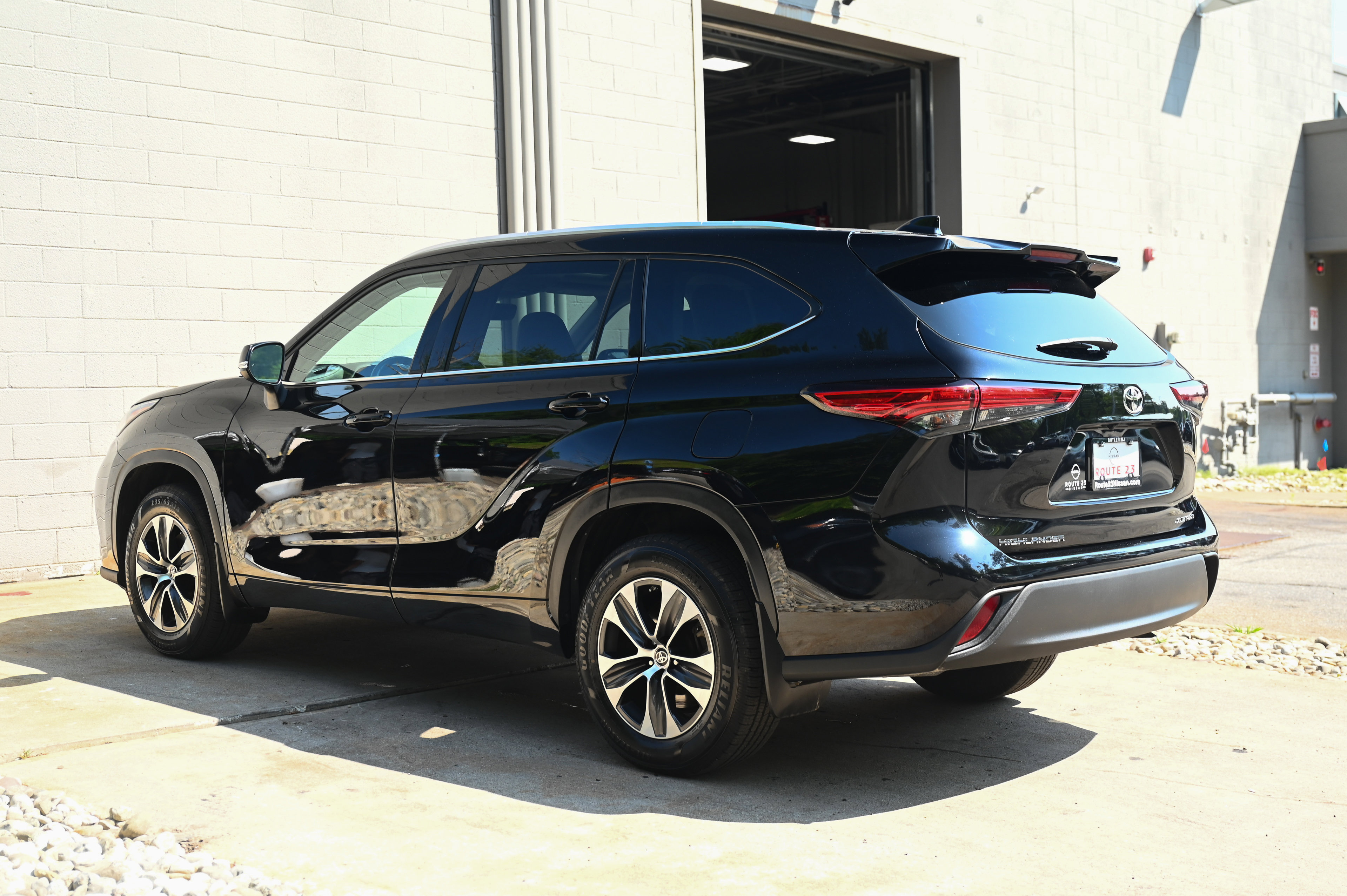 2021 Toyota Highlander XLE photo 8