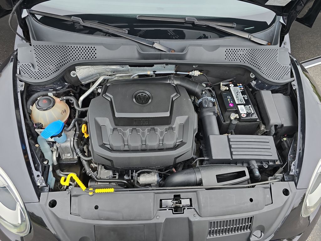 2018 Volkswagen Beetle SE Coast photo 26