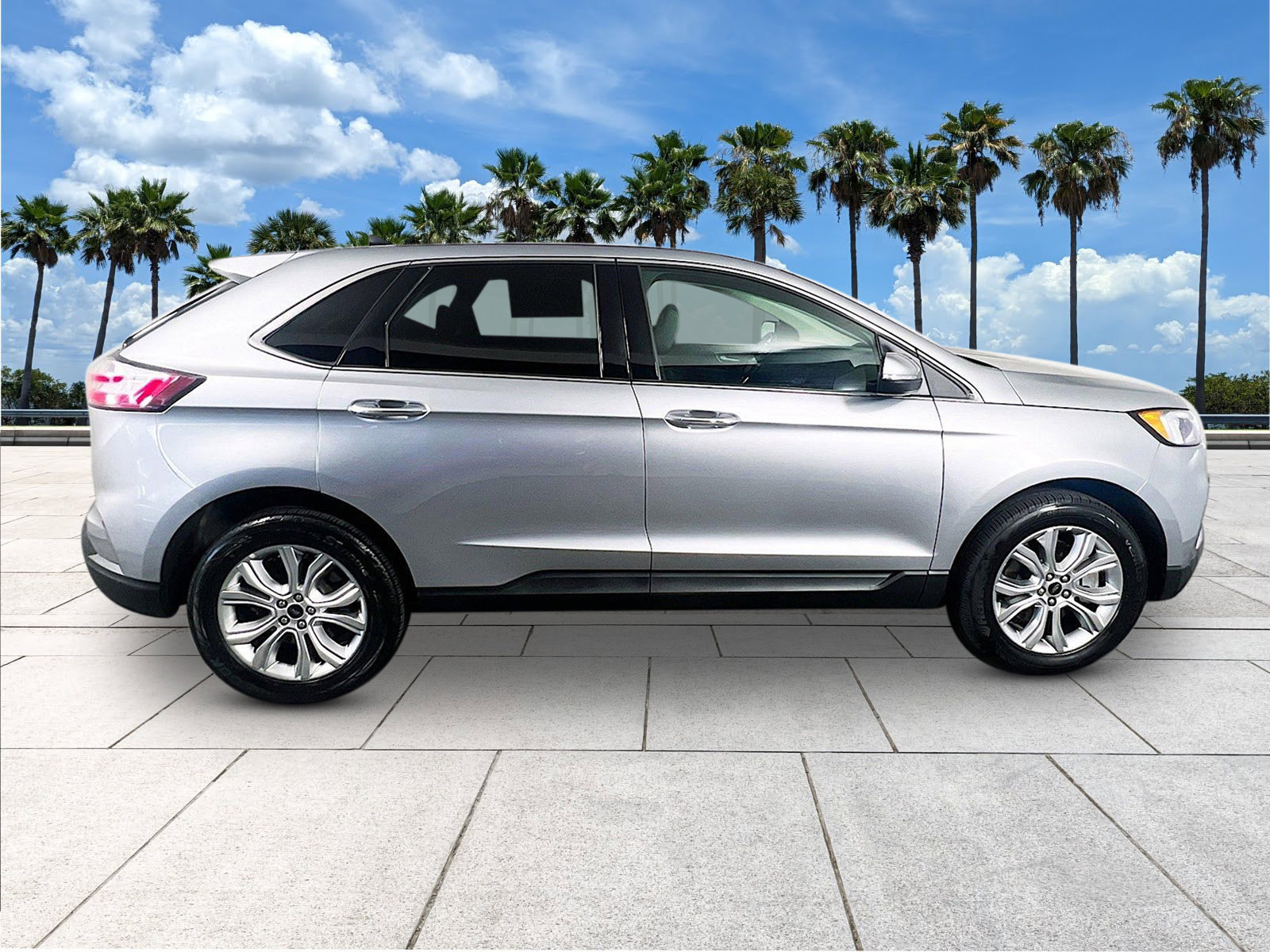 2024 Ford Edge Titanium photo 9