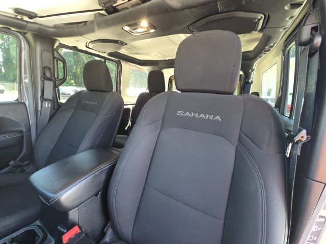 2020 Jeep Wrangler Unlimited Sahara photo 15
