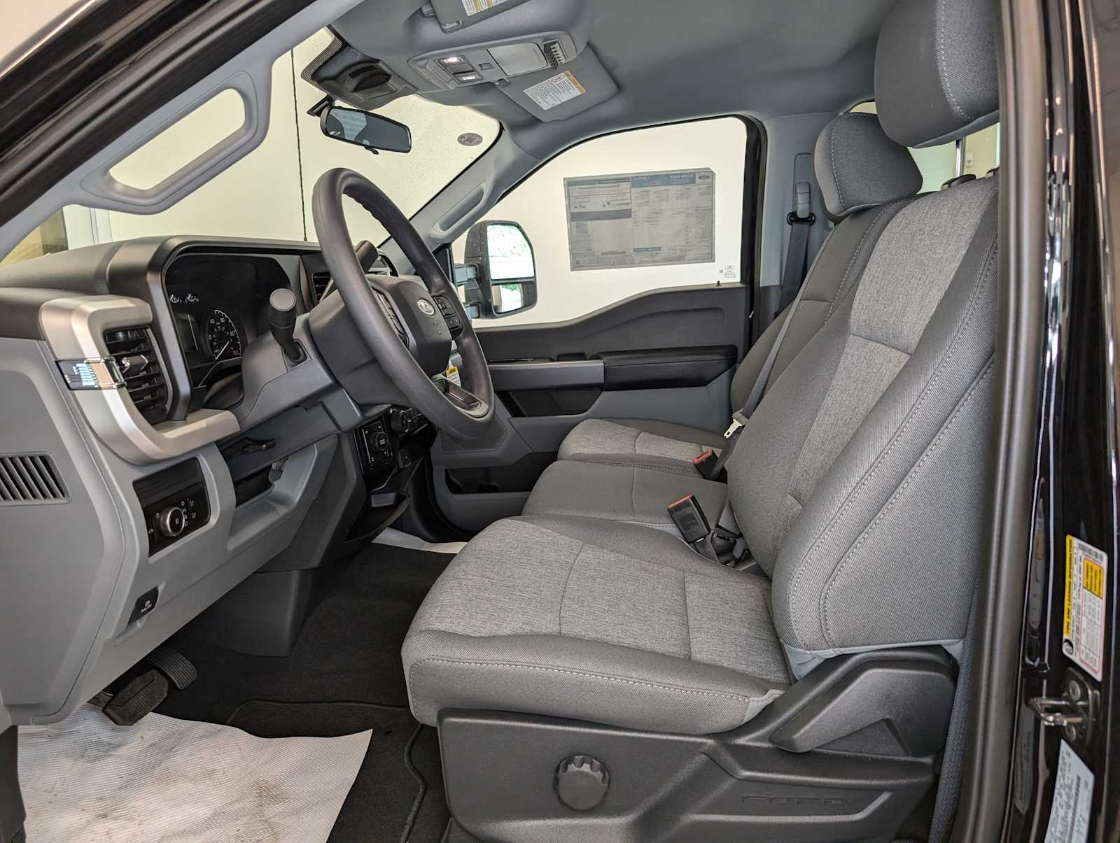 2025 Ford F-250 XL photo 4