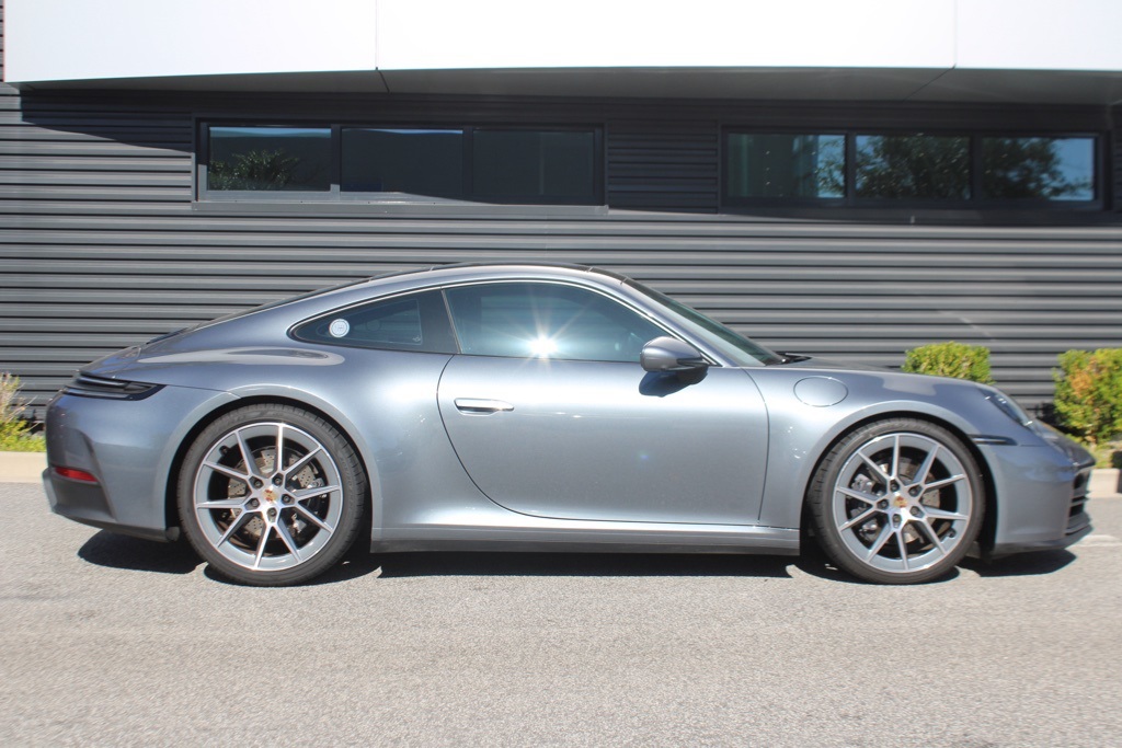 2025 Porsche 911 T Coupe photo 8