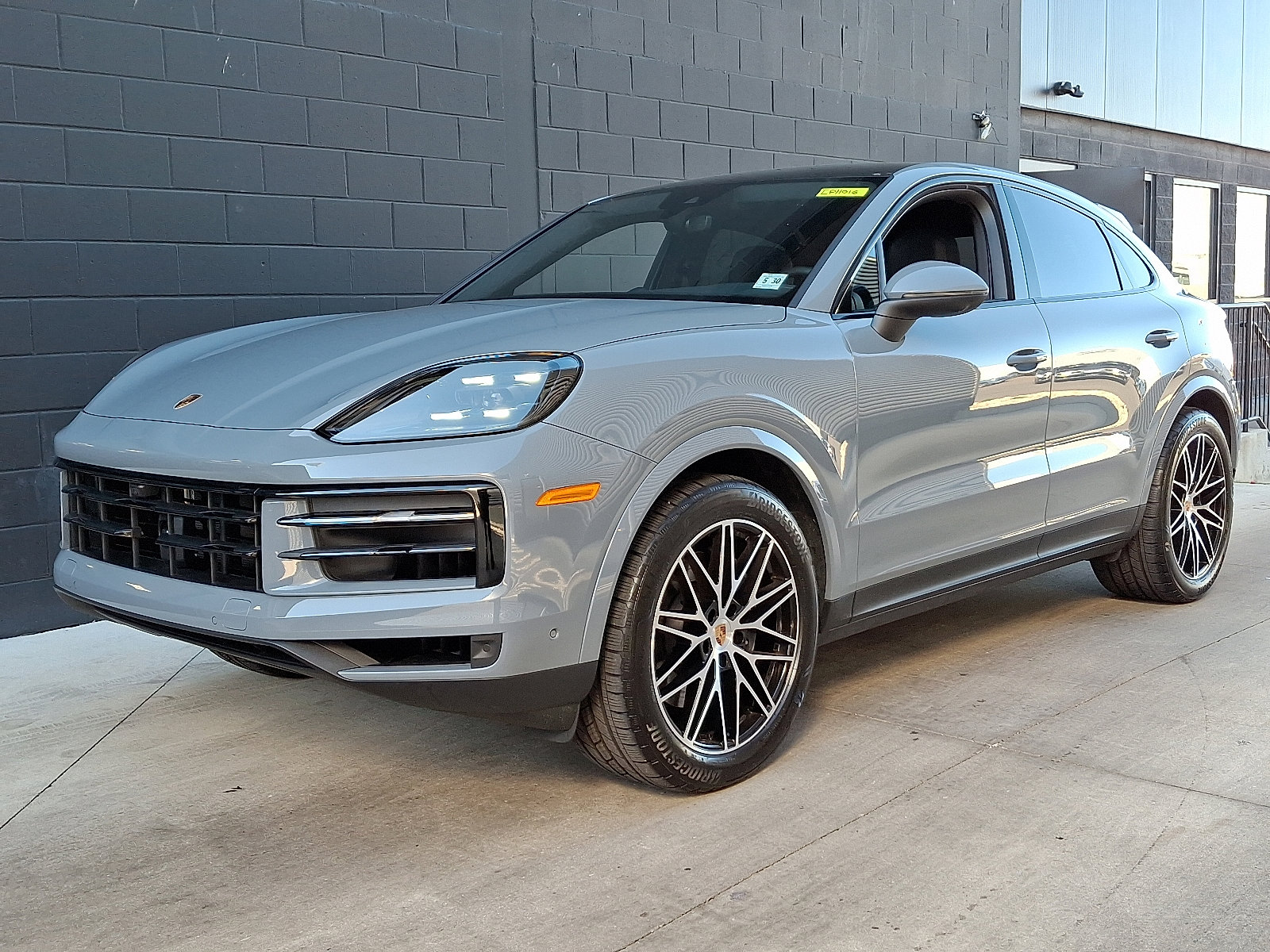2025 Porsche Cayenne Coup Base's photo