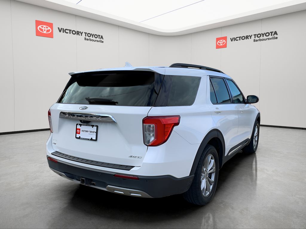 2021 Ford Explorer XLT photo 2