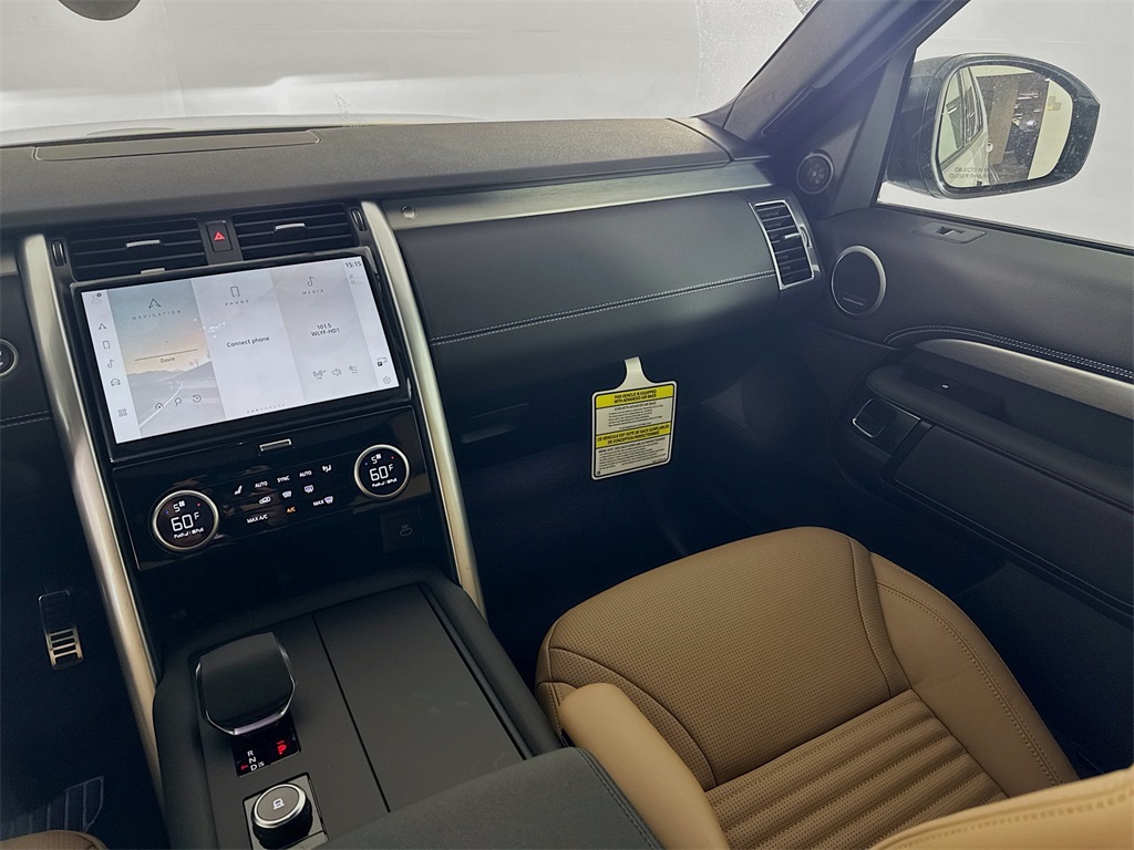 2025 Land Rover Discovery SE photo 22