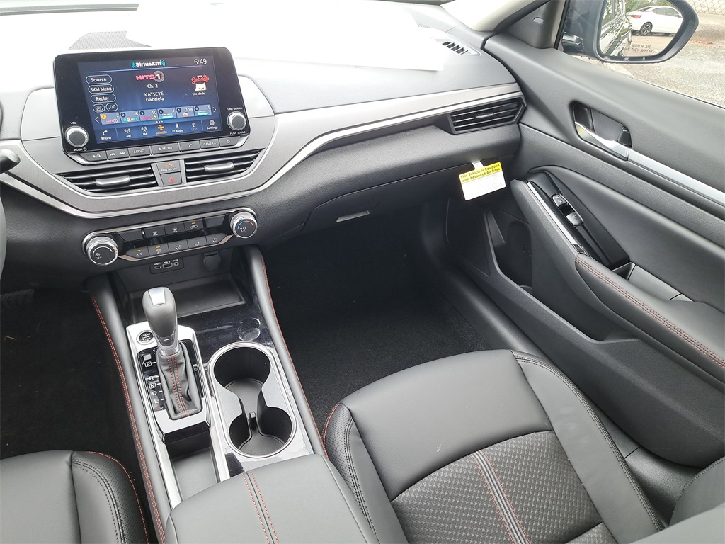 2025 Nissan Altima 2.5 SR photo 17