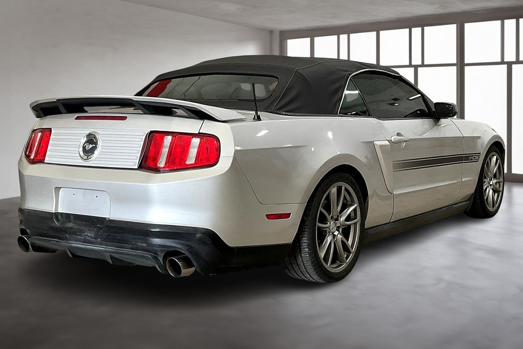 2012 Ford Mustang GT Premium photo 2