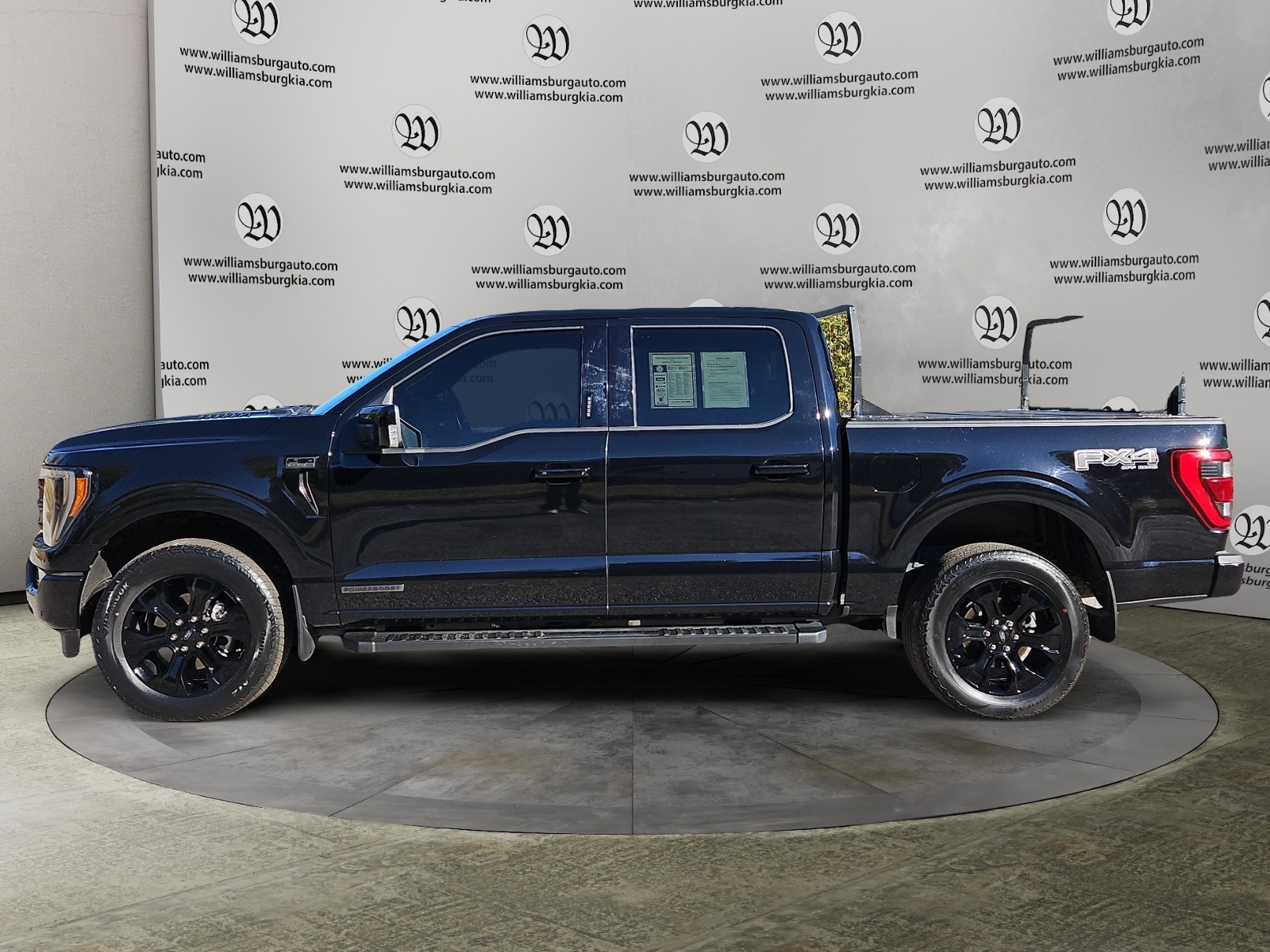 2022 Ford F-150 Lariat photo 2
