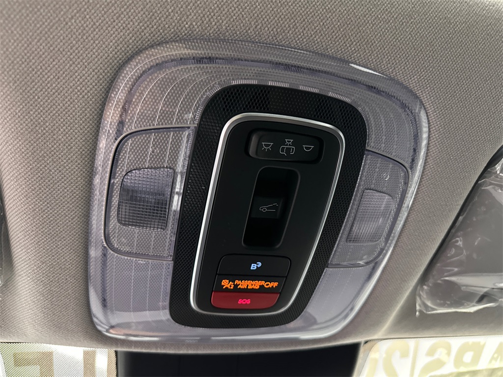 2025 Hyundai Elantra SEL Convenience photo 30