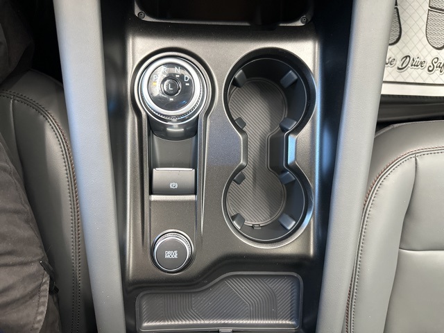 2025 Ford Explorer photo 27
