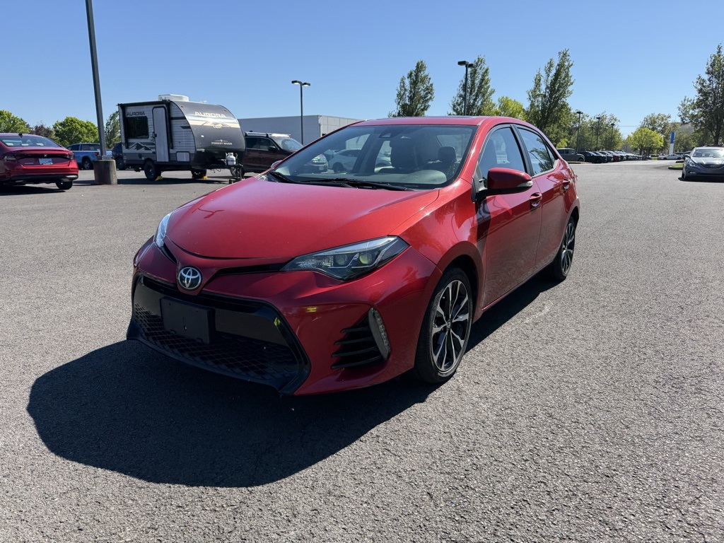 2018 Toyota Corolla XSE photo 3