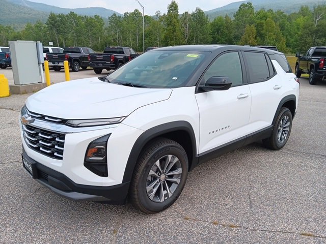 2026 Chevrolet Equinox LT photo 2