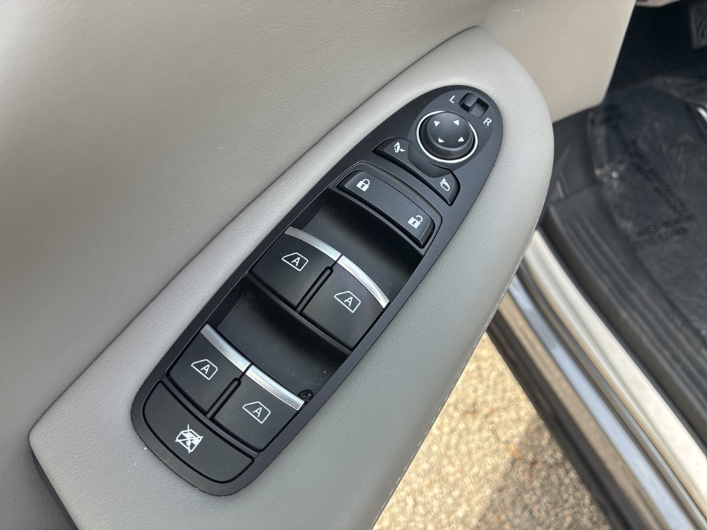 2024 Infiniti QX50 Luxe AWD photo 9