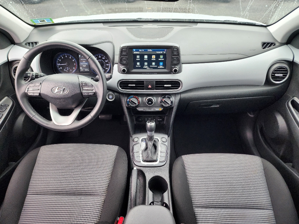2020 Hyundai Kona SEL Plus photo 2