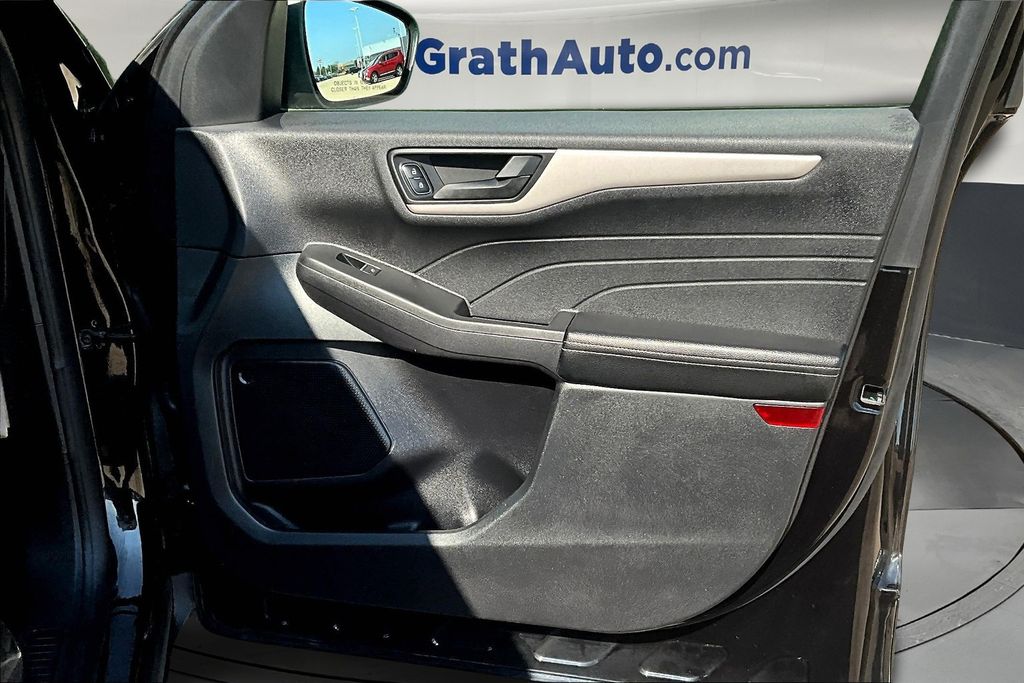 2022 Ford Escape SE photo 24