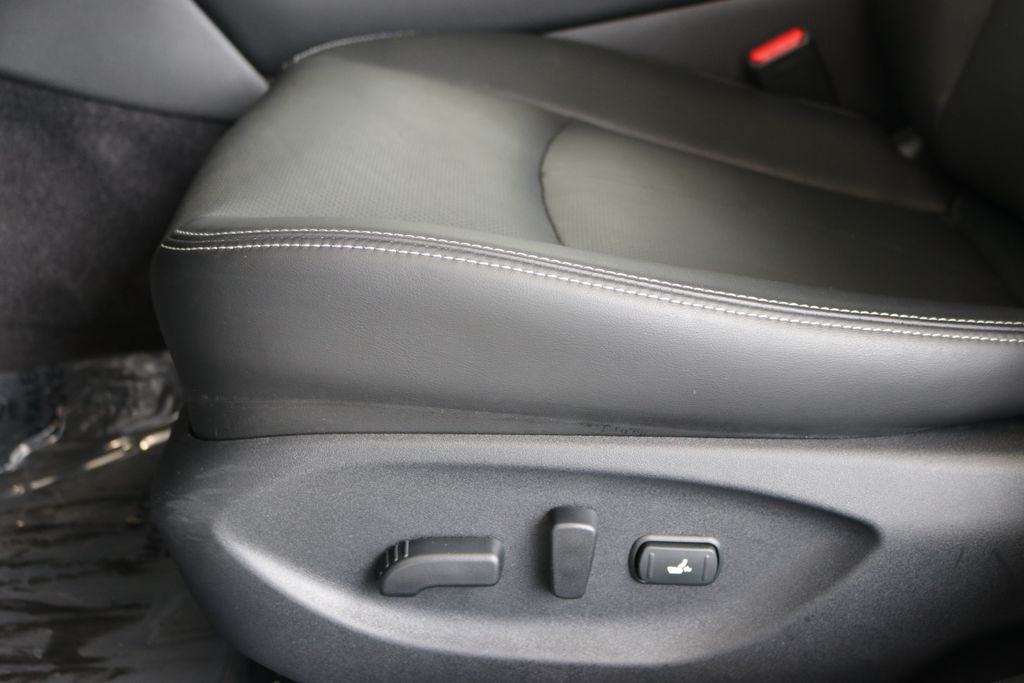 2024 Infiniti Q50 LUXE photo 13