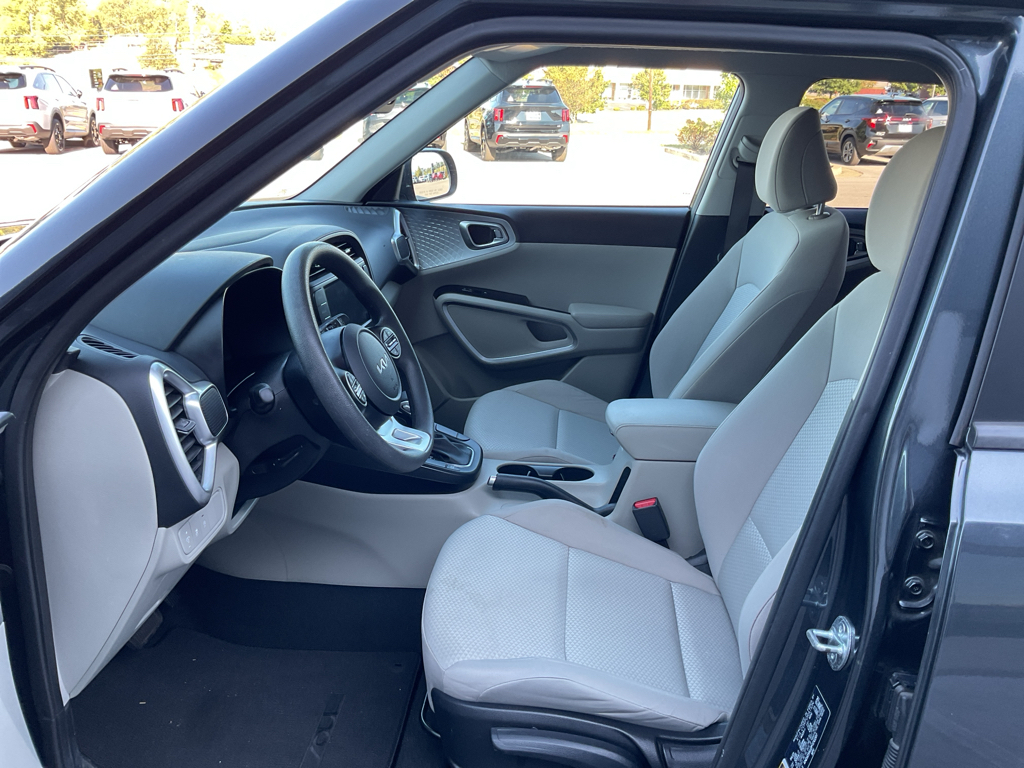 2023 Kia Soul LX photo 16