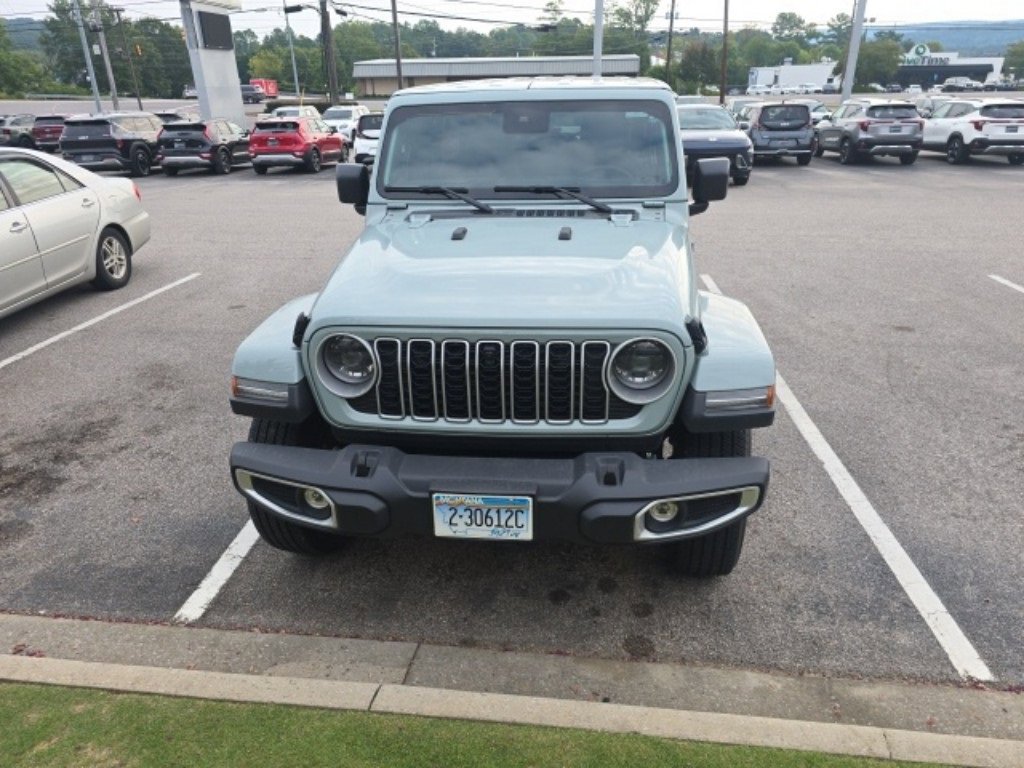 2024 Jeep Wrangler Sahara photo 2