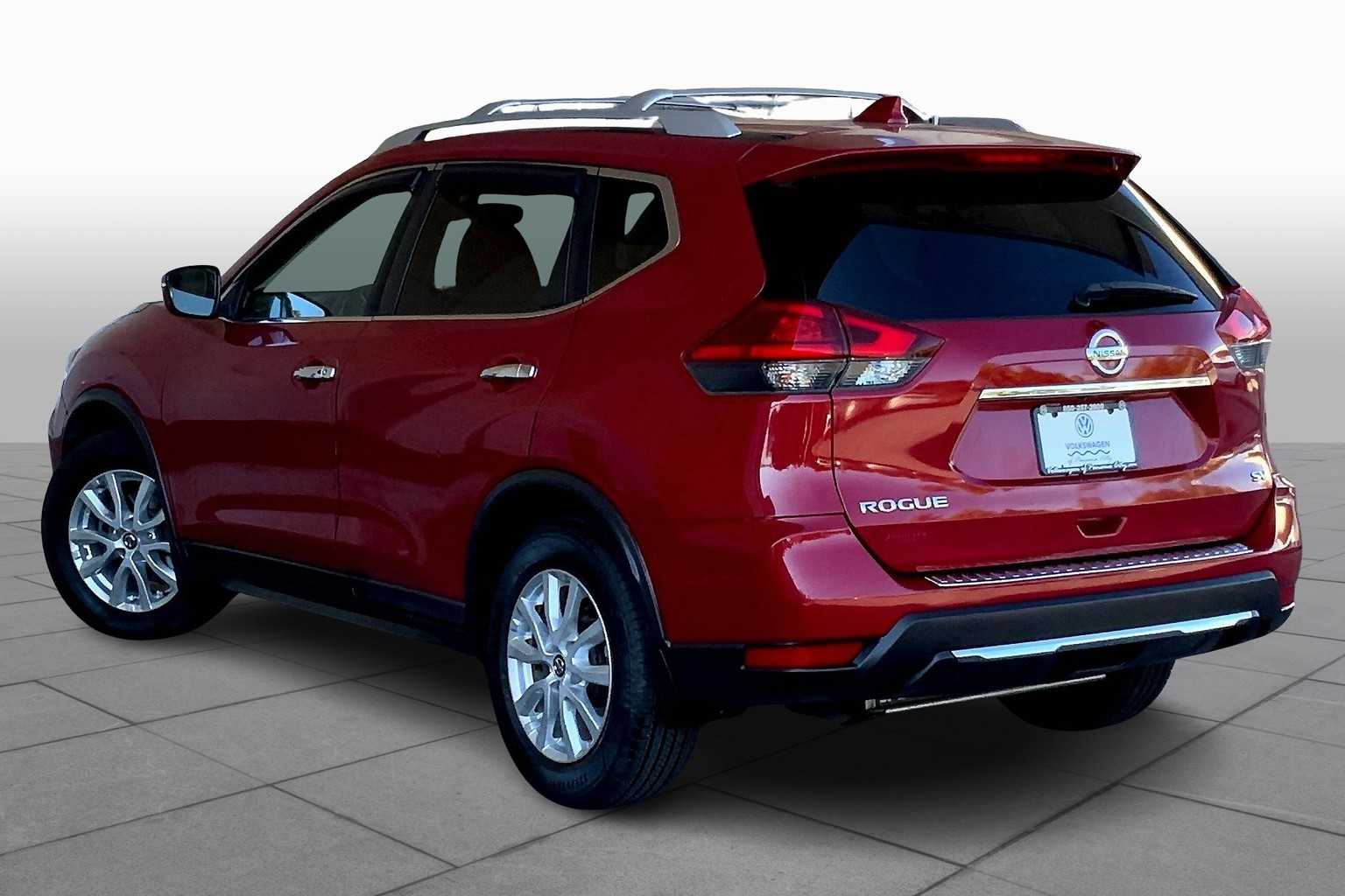 2017 Nissan Rogue SV photo 11