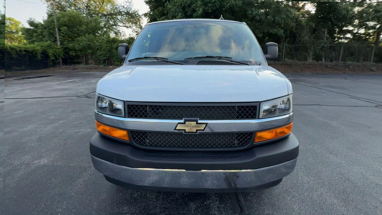 2023 Chevrolet Express Cargo Van photo 3