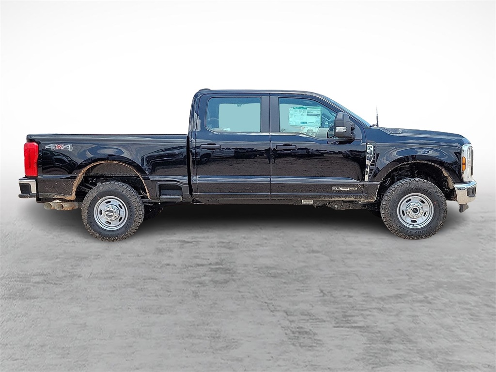 2025 Ford F-350 photo 12