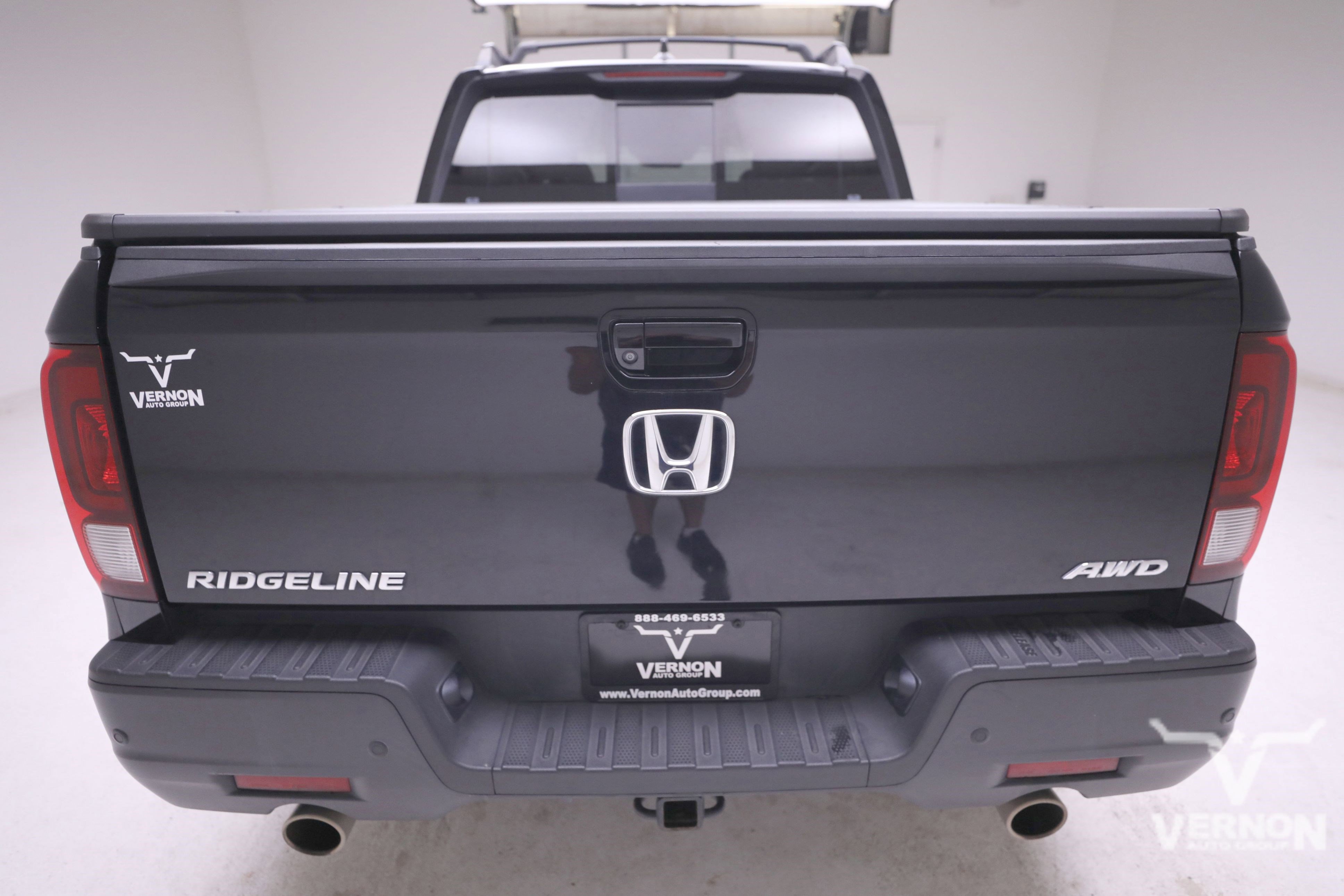2022 Honda Ridgeline Black Edition photo 2