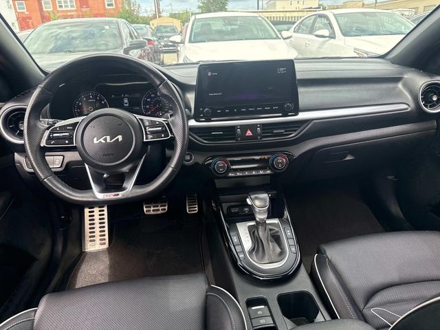 2022 Kia Forte GT-Line photo 13