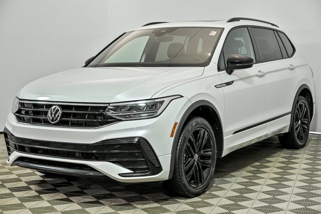 2022 Volkswagen Tiguan SE R-Line Black photo 2