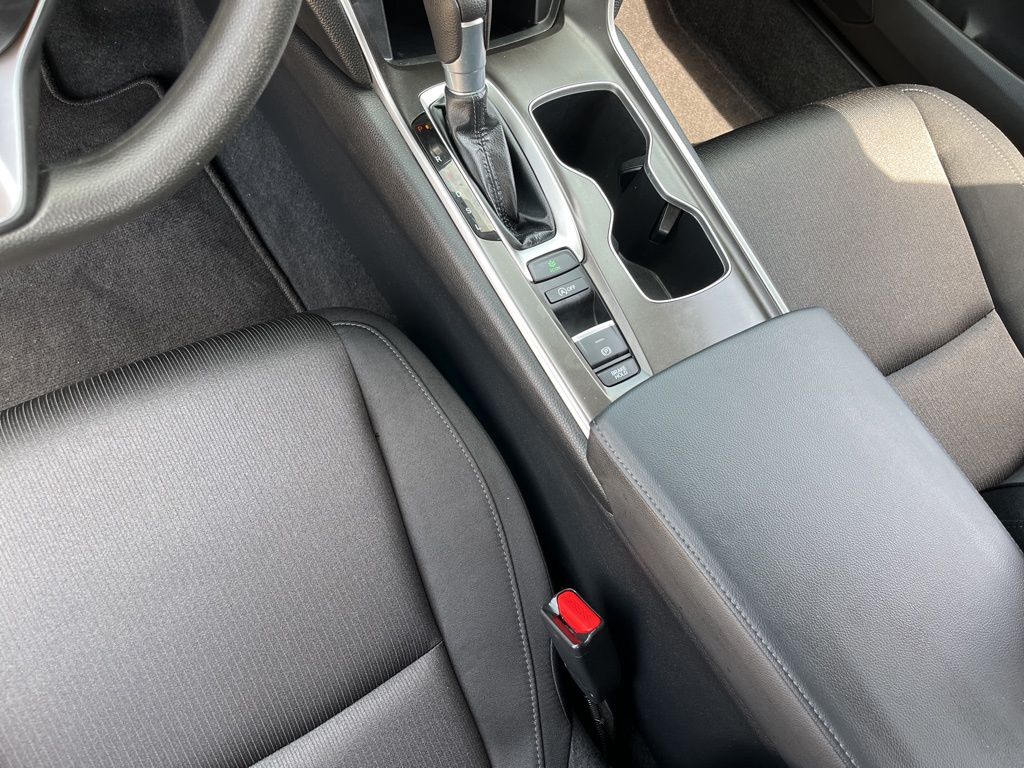2022 Honda Accord LX photo 22