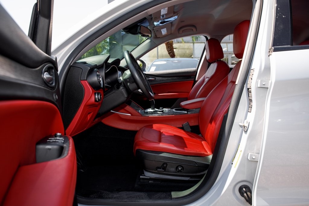 2021 Alfa Romeo Stelvio Sport Base photo 17