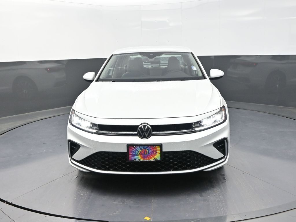 2025 Volkswagen Jetta SE photo 2