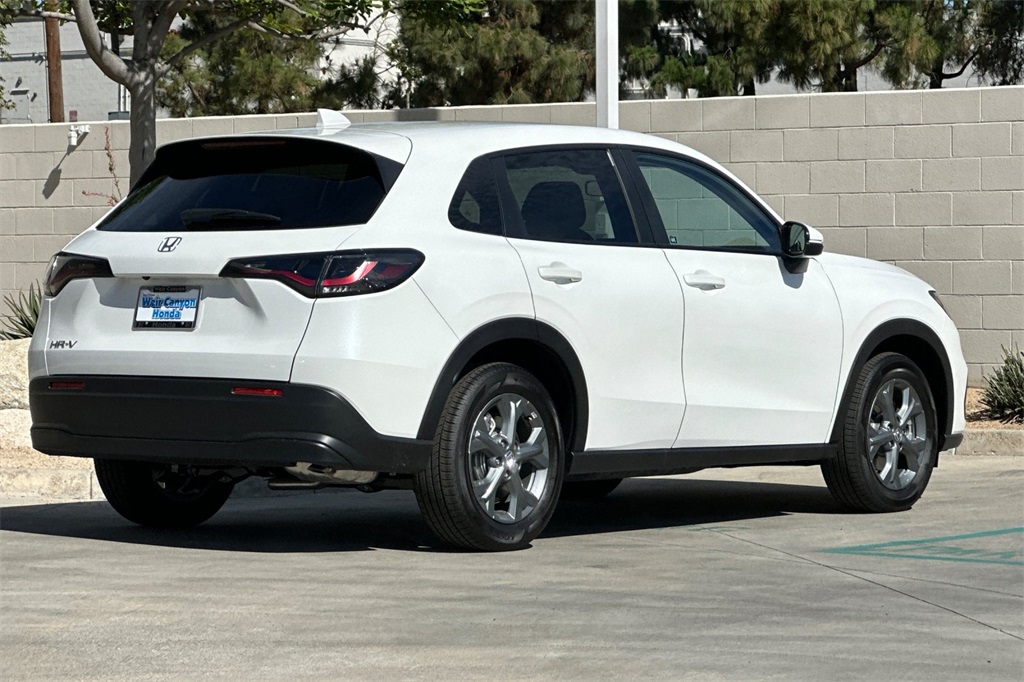 2026 Honda HR-V LX photo 4