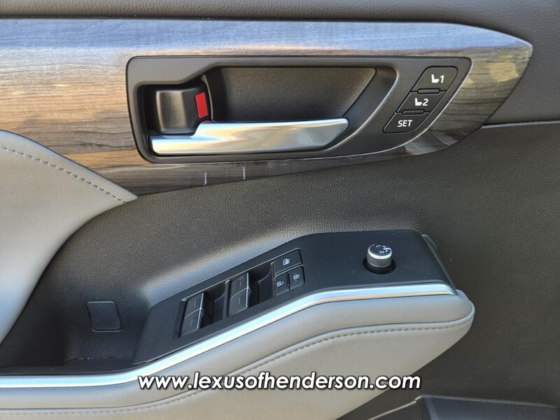 2021 Toyota Highlander Hybrid Platinum photo 21