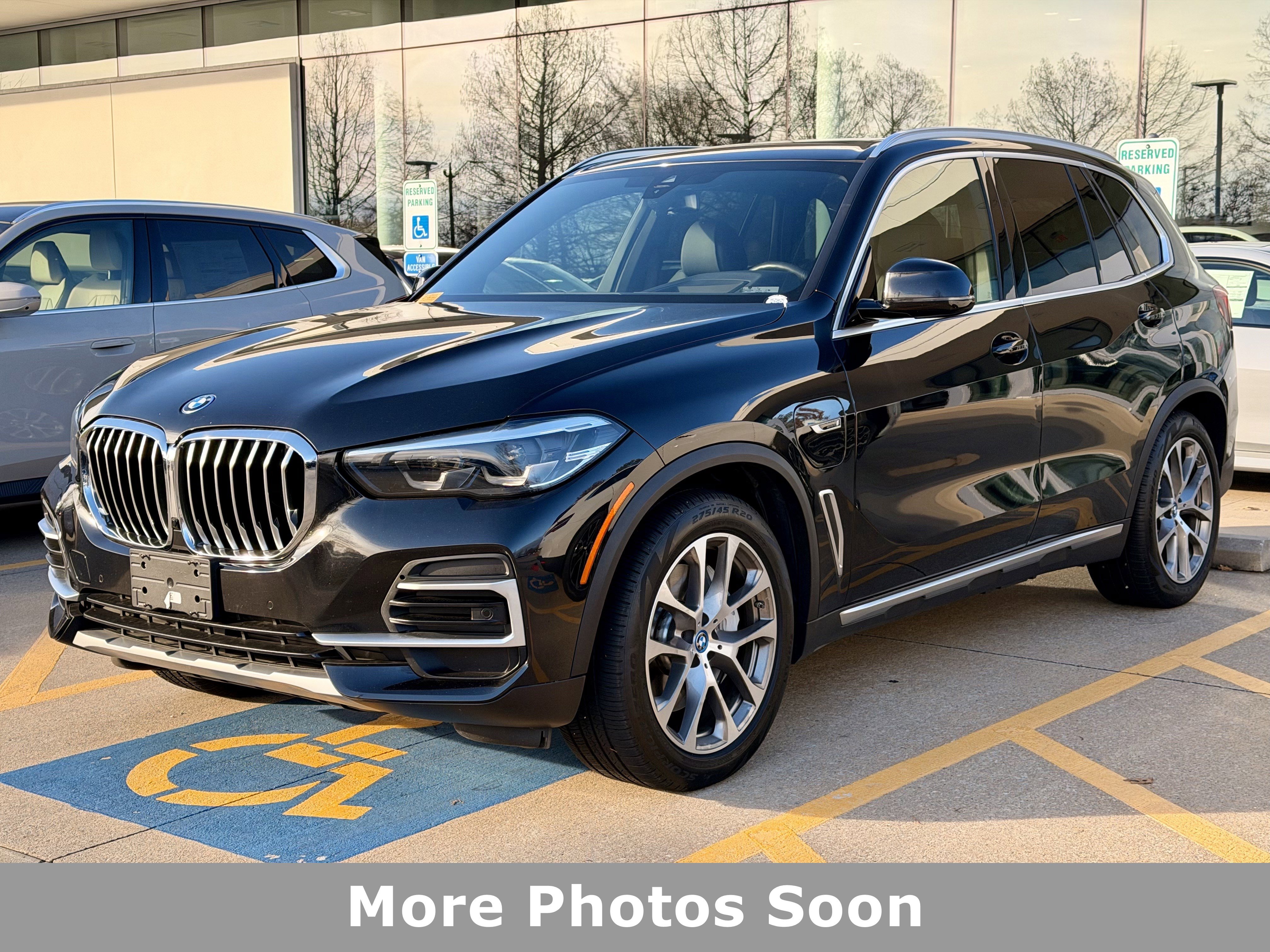 2022 BMW X5 xDrive45e's photo