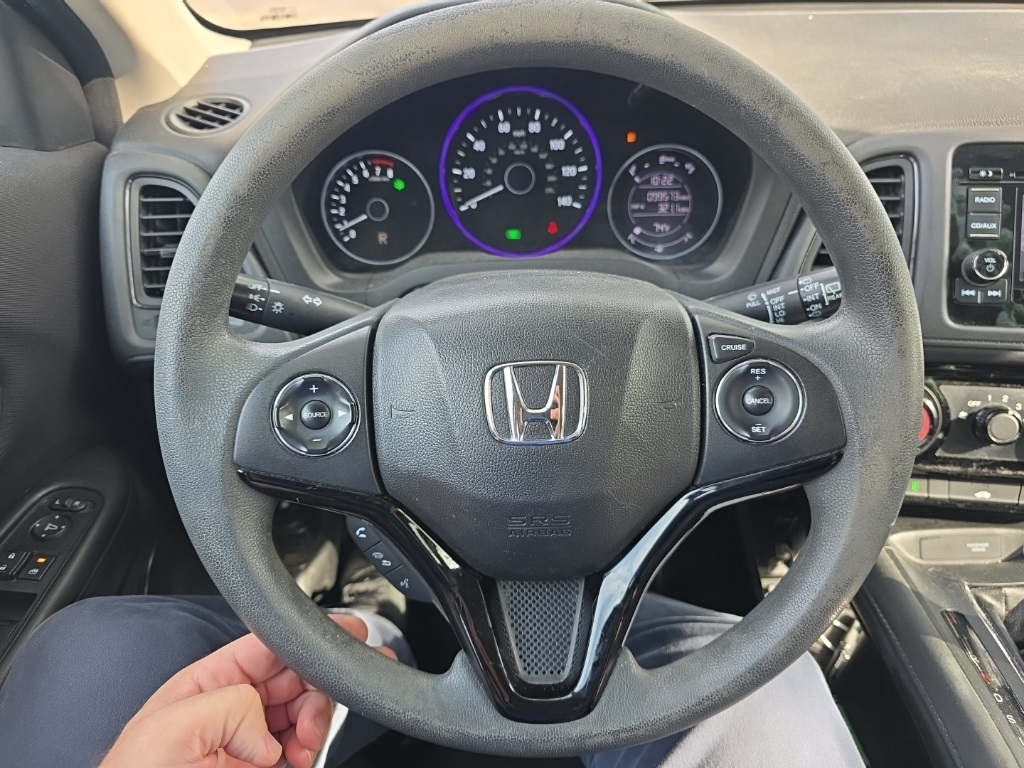 2016 Honda HR-V LX photo 10