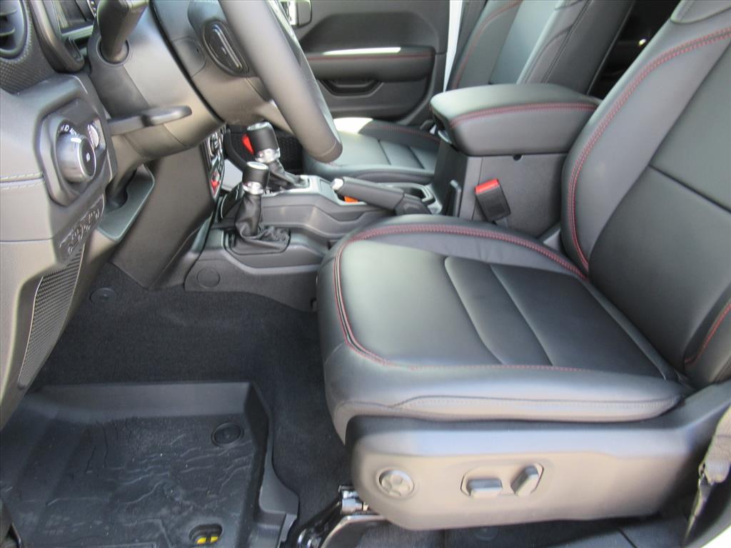 2025 Jeep Wrangler Rubicon photo 16