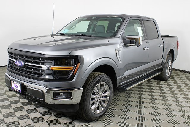 2025 Ford F-150 XLT photo 3