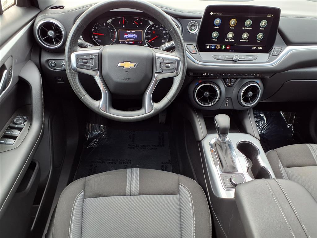 2023 Chevrolet Blazer 2LT photo 2
