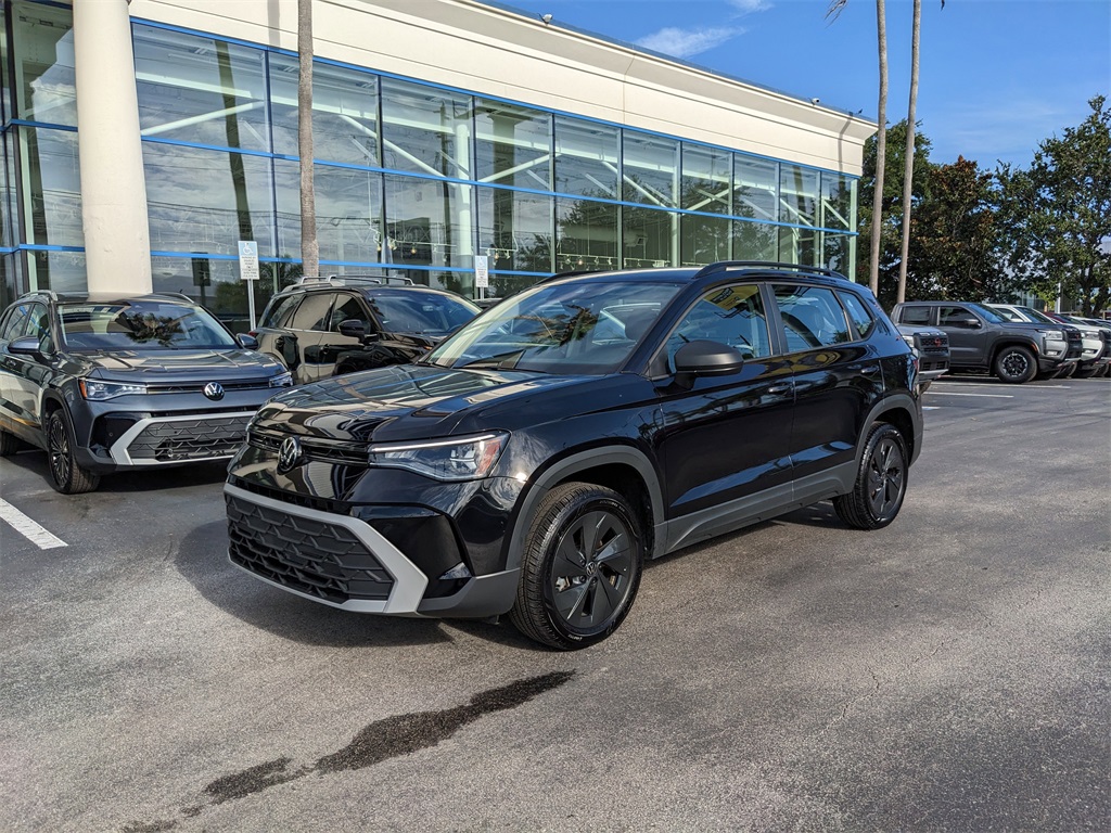2025 Volkswagen Taos S photo 2