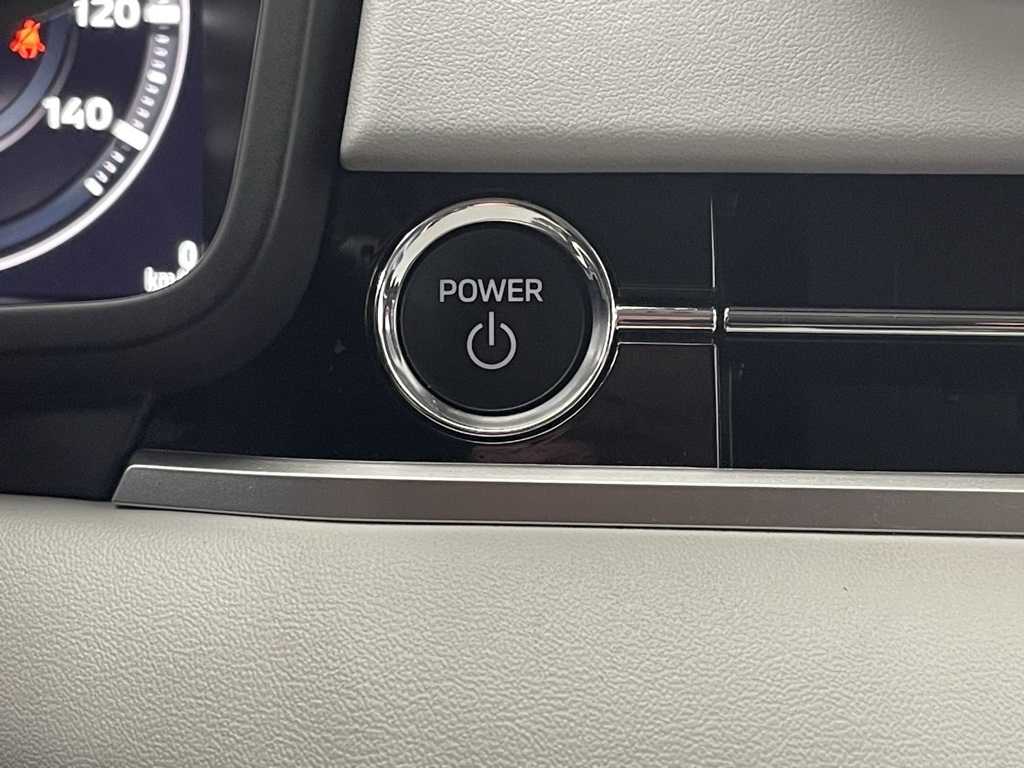 2023 Mitsubishi Outlander PHEV SEL photo 4